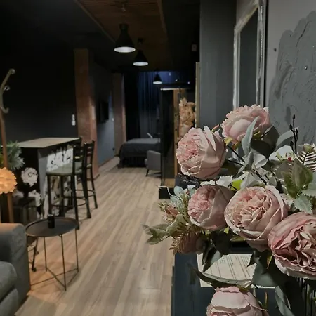 Kali Old Town Loft With Monument View Ξενοδοχείο με διαμερίσματα